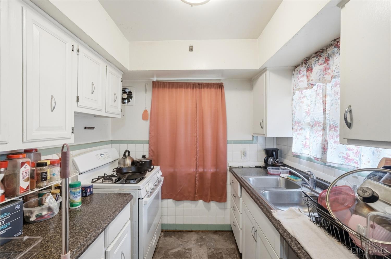 6211 Paddock Road Cincinnati, OH 45216 - Photo 21 of 80