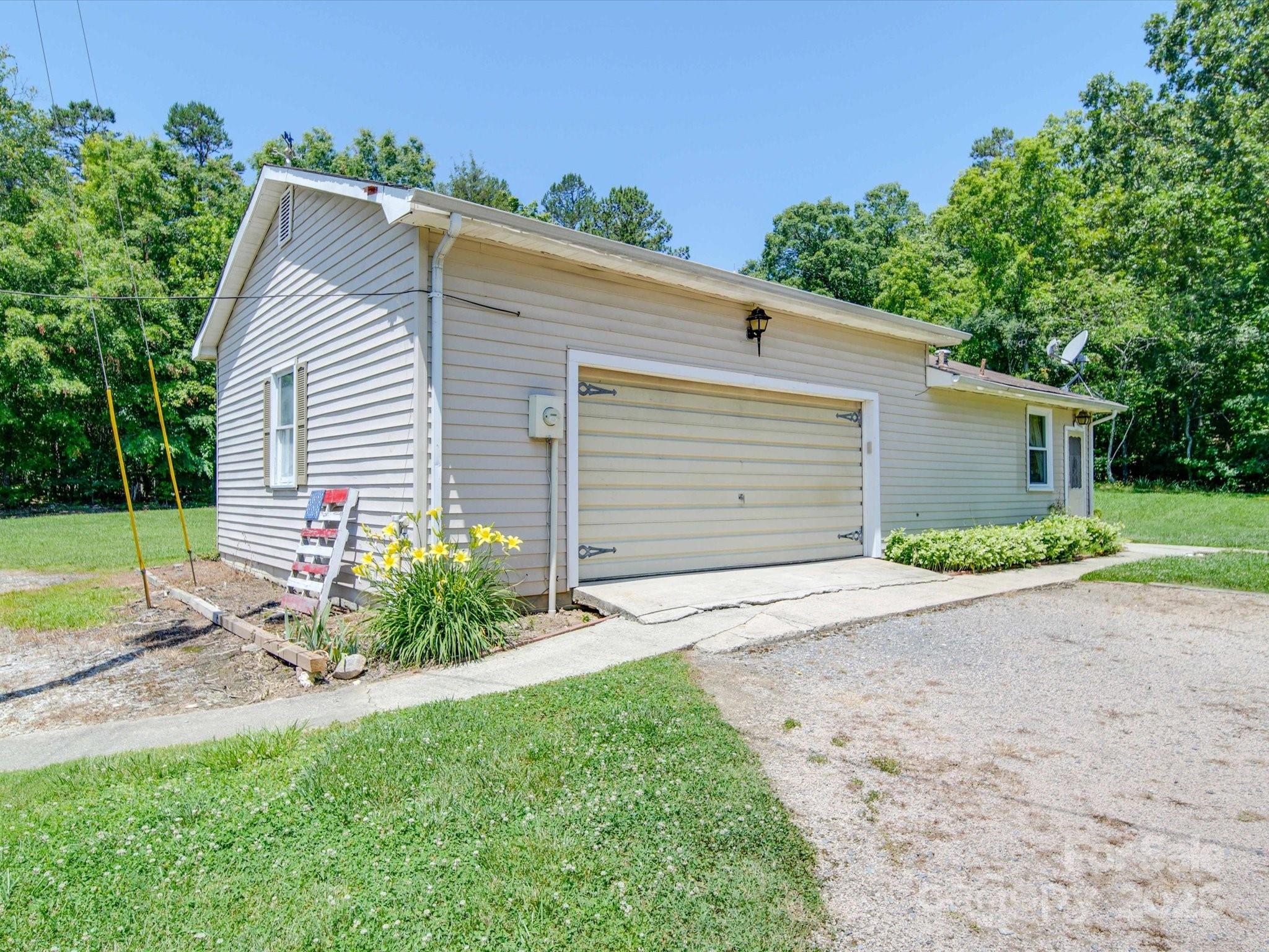 12770 Bringle Ferry Road Richfield, NC 28137 - Photo 3 of 47