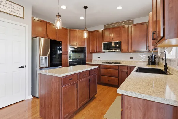 $575,000 | 9543 Baumgartner Street, Huntley, IL 60142