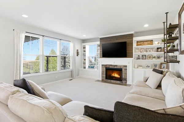 $575,000 | 9543 Baumgartner Street, Huntley, IL 60142