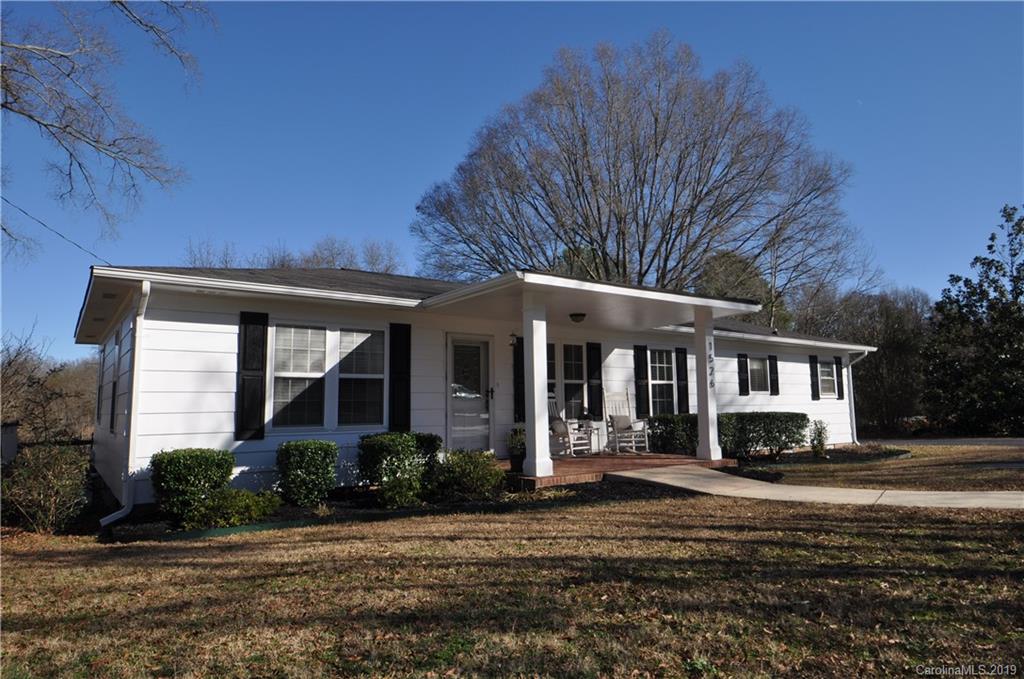 1526 North Dobys Bridge Road Fort Mill, SC 29715 - Photo 2 of 40 Gallery Image 2