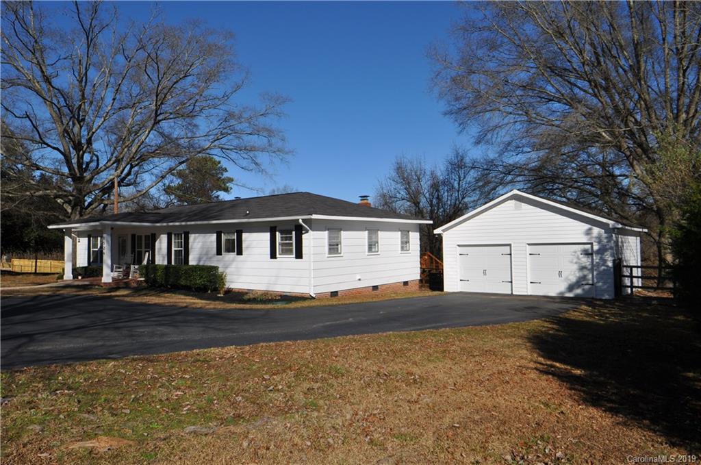 1526 North Dobys Bridge Road Fort Mill, SC 29715 - Photo 3 of 40 Gallery Image 3