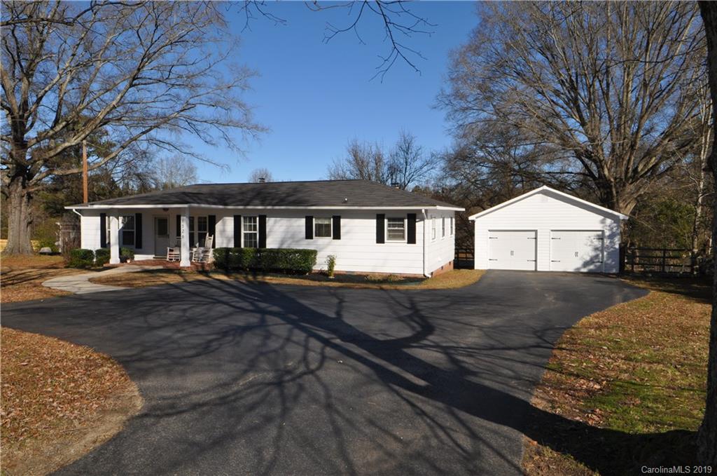1526 North Dobys Bridge Road Fort Mill, SC 29715 - Photo 4 of 40 Gallery Image 4