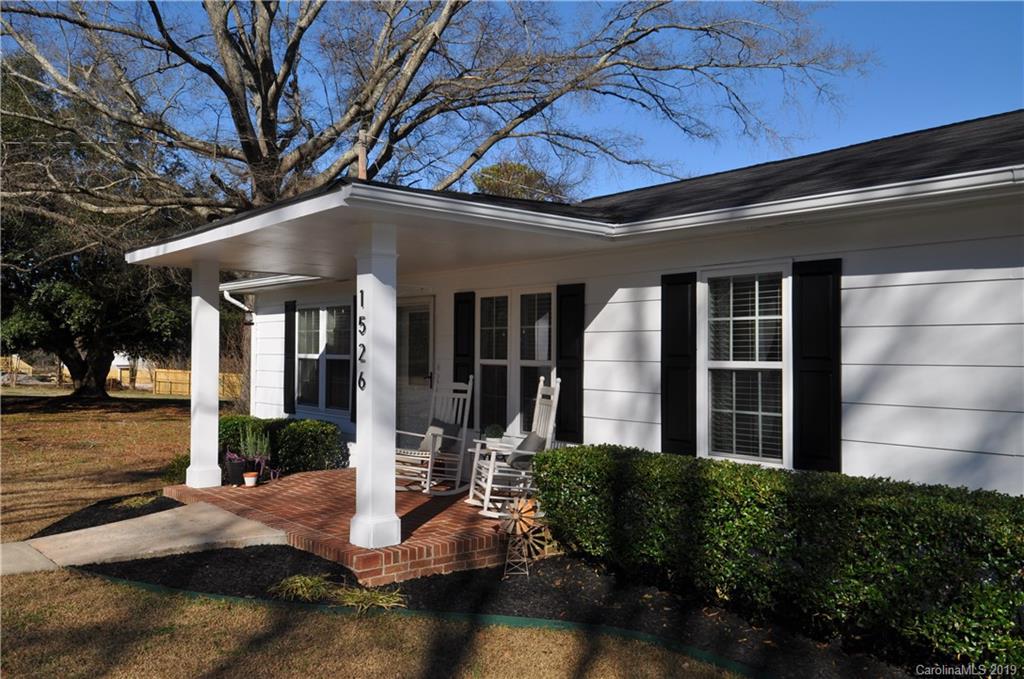 1526 North Dobys Bridge Road Fort Mill, SC 29715 - Photo 6 of 40 Gallery Image 6