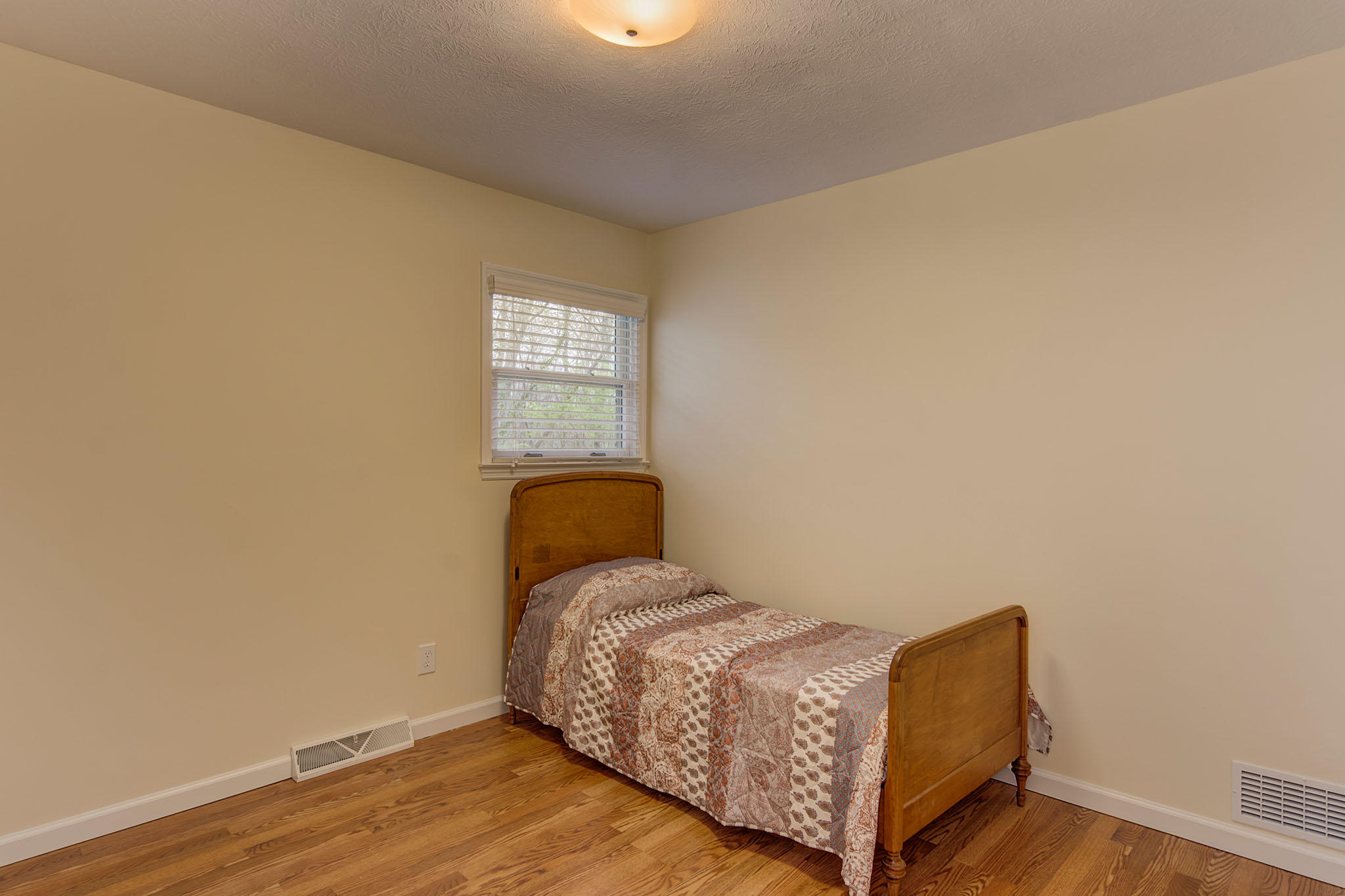 136 Newell Lane Oak Ridge, TN 37830 - Photo 15 of 25 136_Newell_115