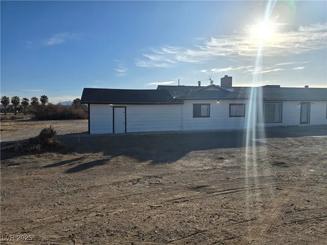 $1,400 | 1820 Lyman Street, Overton, NV 89040