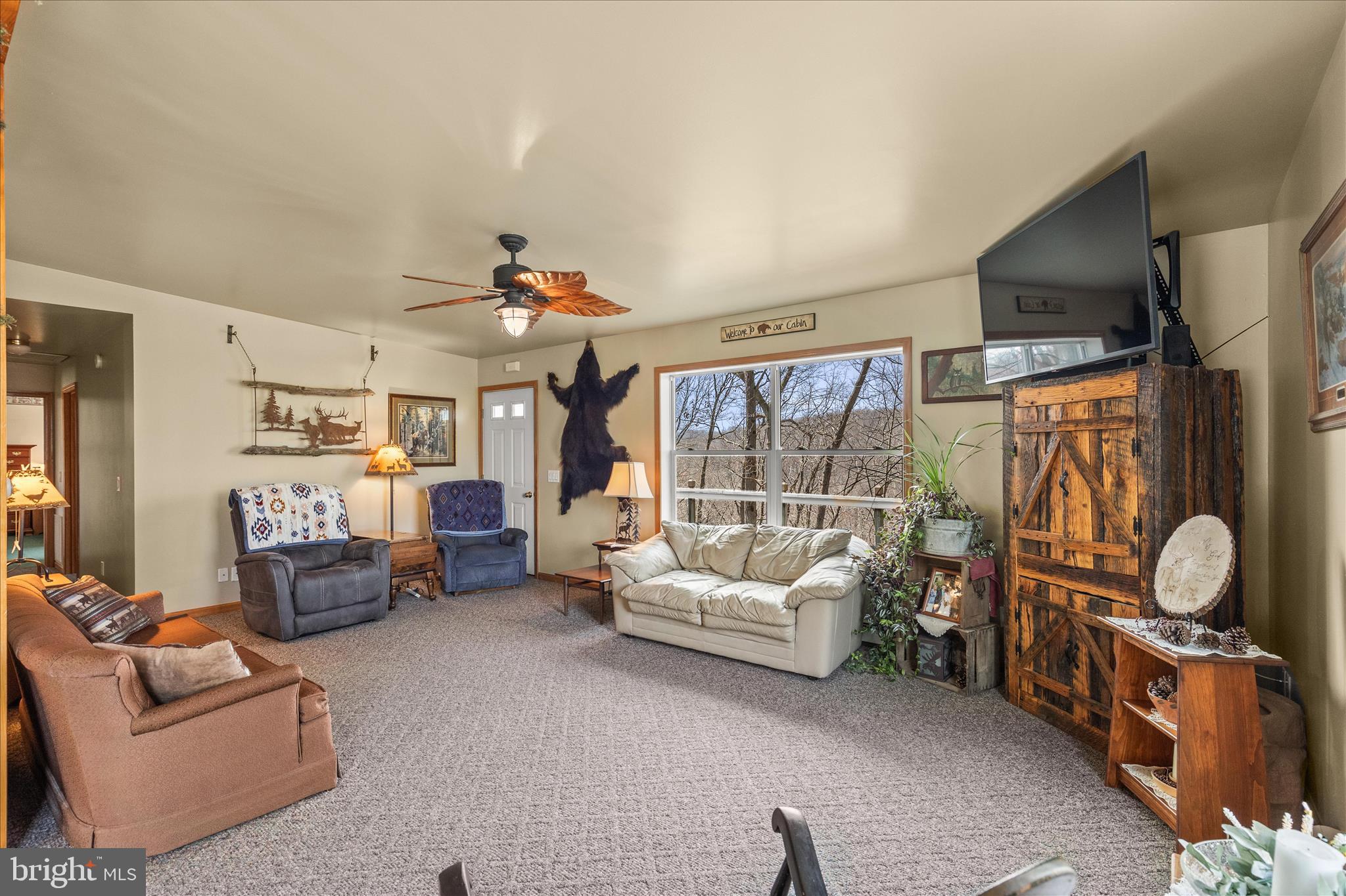 834 Richmond Road Wrightsville, PA 17368 - Photo 8 of 40 Main floor living room