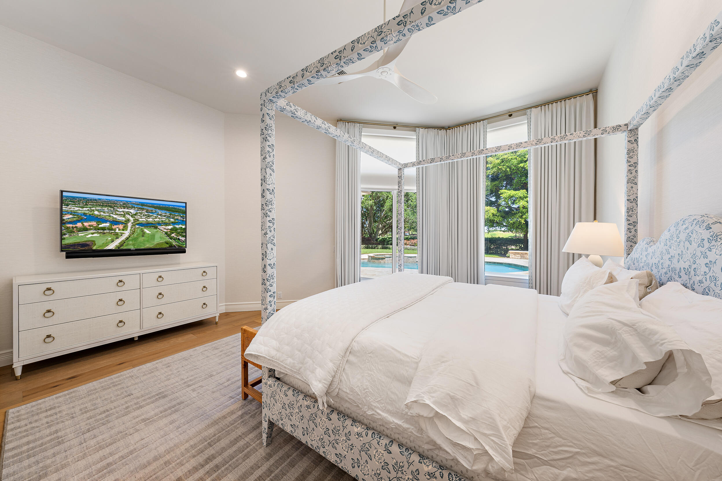 106 Commodore Drive Jupiter, FL 33477 - Photo 18 of 47 Primary Suite