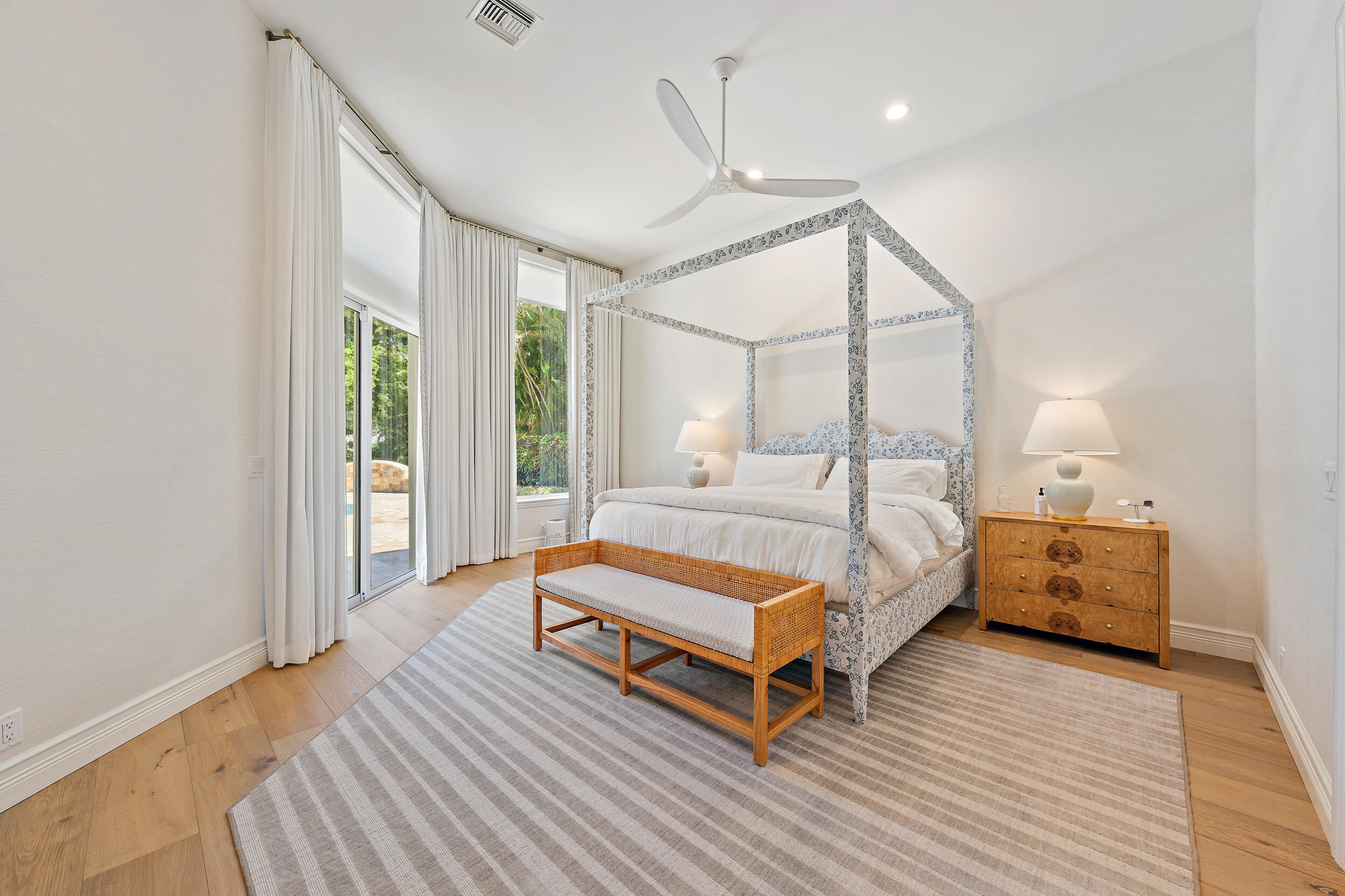 106 Commodore Drive Jupiter, FL 33477 - Photo 19 of 47 Primary Suite