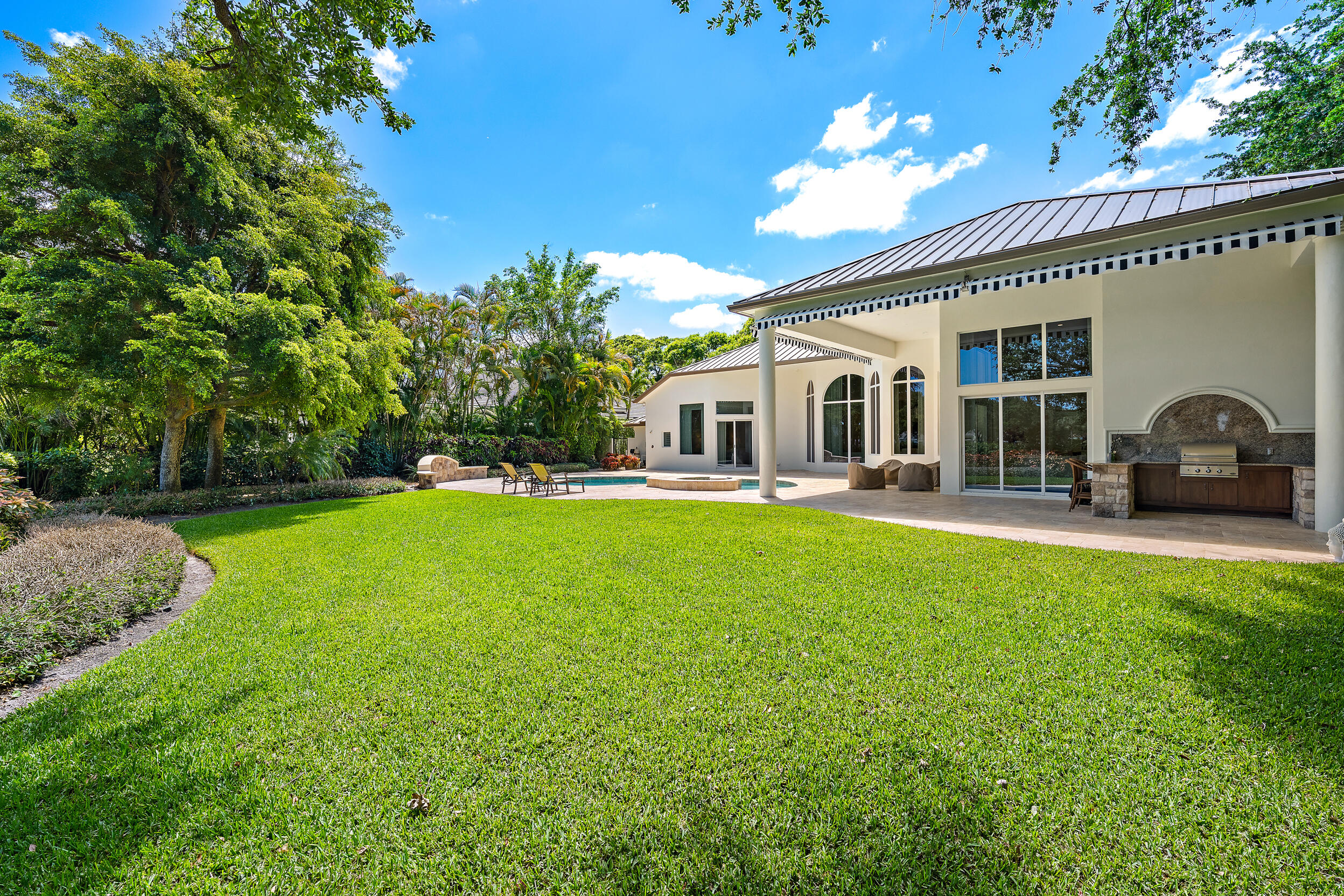 106 Commodore Drive Jupiter, FL 33477 - Photo 6 of 47 Yard / Pool