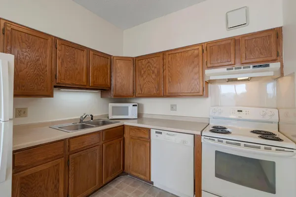 $39,900 | 7600 Golden Valley Road, Unit 600, Golden Valley, MN 55427