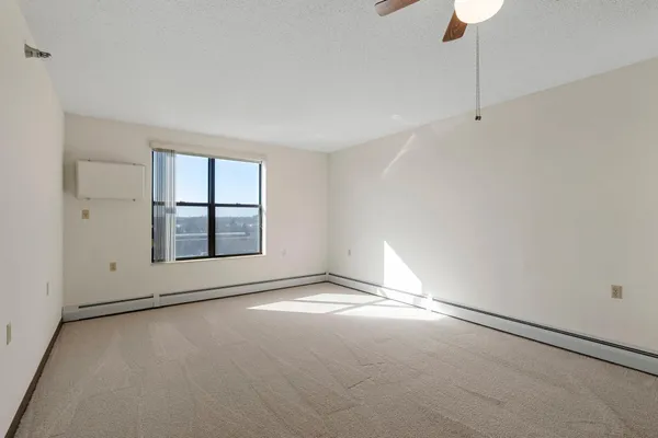 $39,900 | 7600 Golden Valley Road, Unit 600, Golden Valley, MN 55427