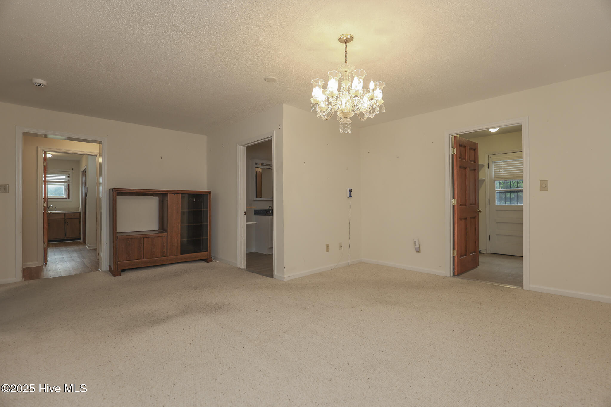 137 Cardinal Road Jacksonville, NC 28546 - Photo 19 of 61 137 Cardinal-34