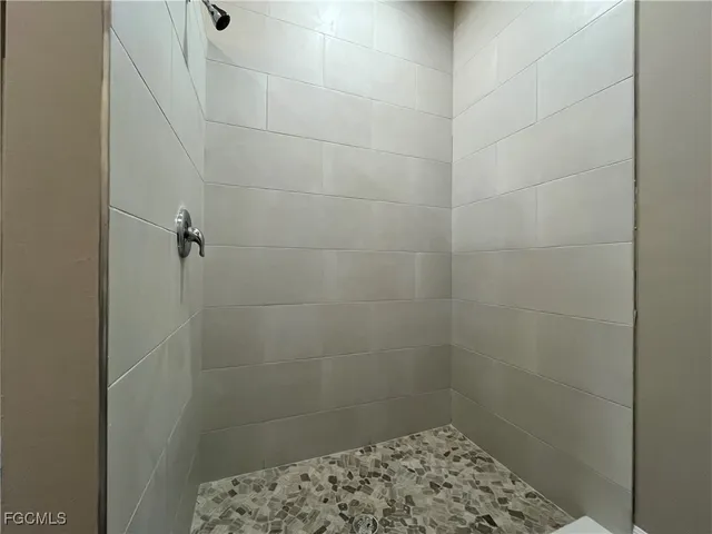 $329,900 | 2900 Northwest 17th Place, Cape Coral, FL 33993