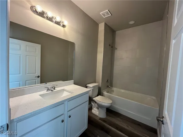 $329,900 | 2900 Northwest 17th Place, Cape Coral, FL 33993