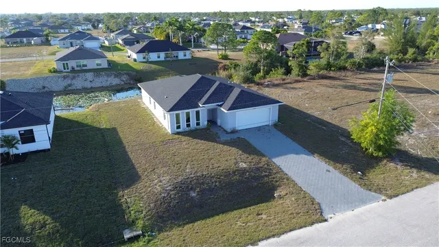 $329,900 | 2900 Northwest 17th Place, Cape Coral, FL 33993