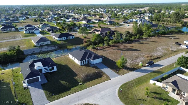 $329,900 | 2900 Northwest 17th Place, Cape Coral, FL 33993