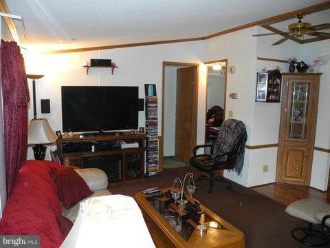 10 Roseview Road Dundalk, MD 21222 - Photo 14 of 21 Living Room