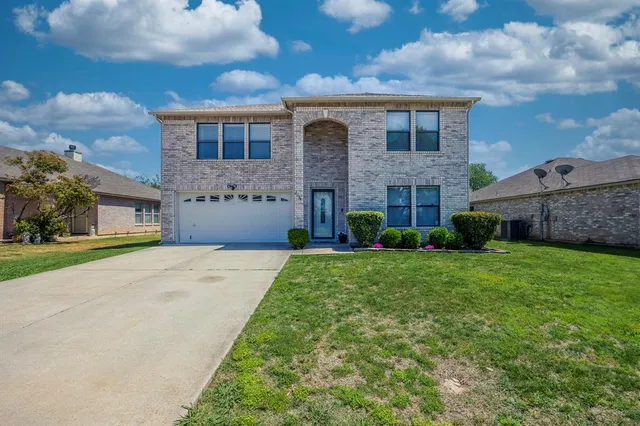 $352,900 | 3144 Longbow Drive, Grand Prairie, TX 75052