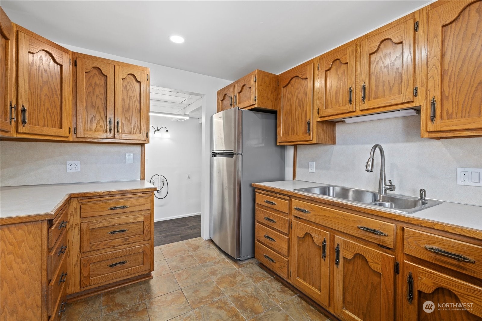 3944 Southwest Monroe Street Seattle, WA 98136 - Photo 12 of 30 Gallery Image 12