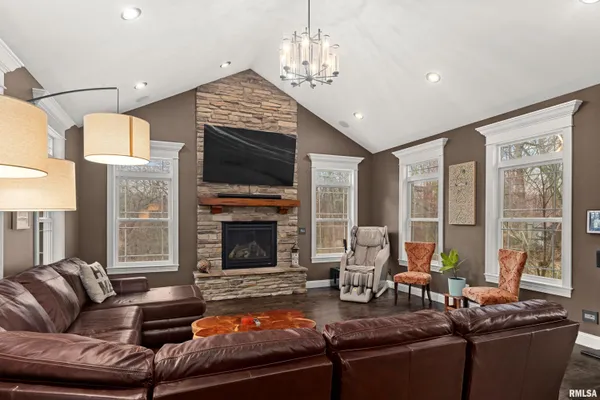 $949,000 | 1017 Copperpoint Drive, Dunlap, IL 61525