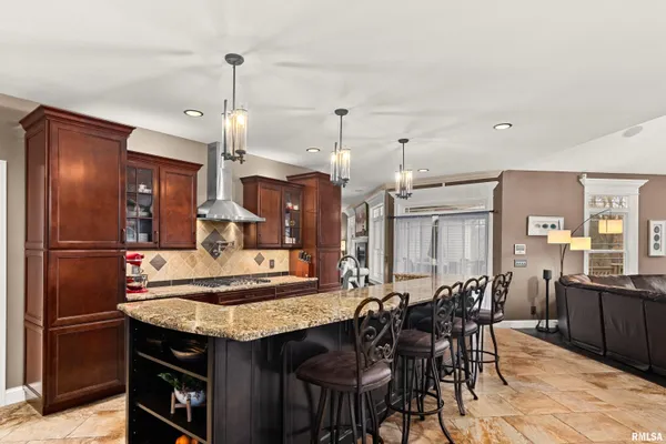 $949,000 | 1017 Copperpoint Drive, Dunlap, IL 61525