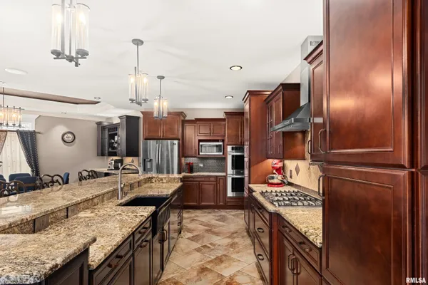 $949,000 | 1017 Copperpoint Drive, Dunlap, IL 61525