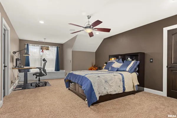 $949,000 | 1017 Copperpoint Drive, Dunlap, IL 61525