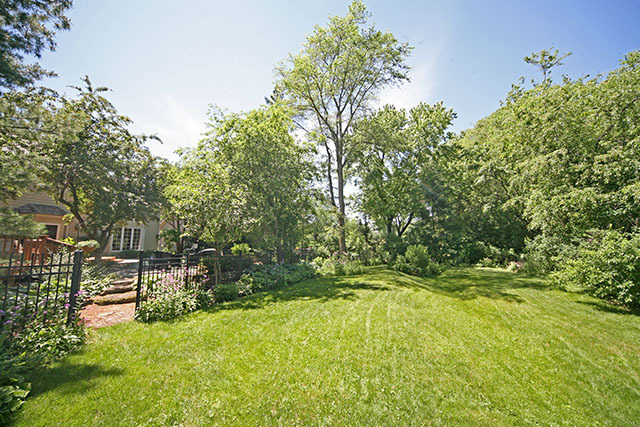 26W380 Churchill Road Winfield, IL 60190 - Photo 3 of 25