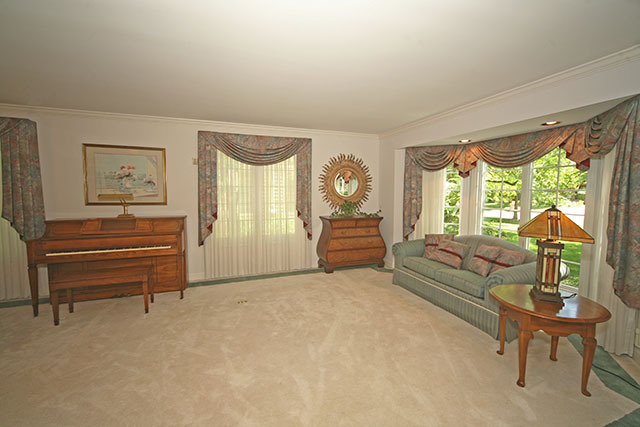 26W380 Churchill Road Winfield, IL 60190 - Photo 8 of 25