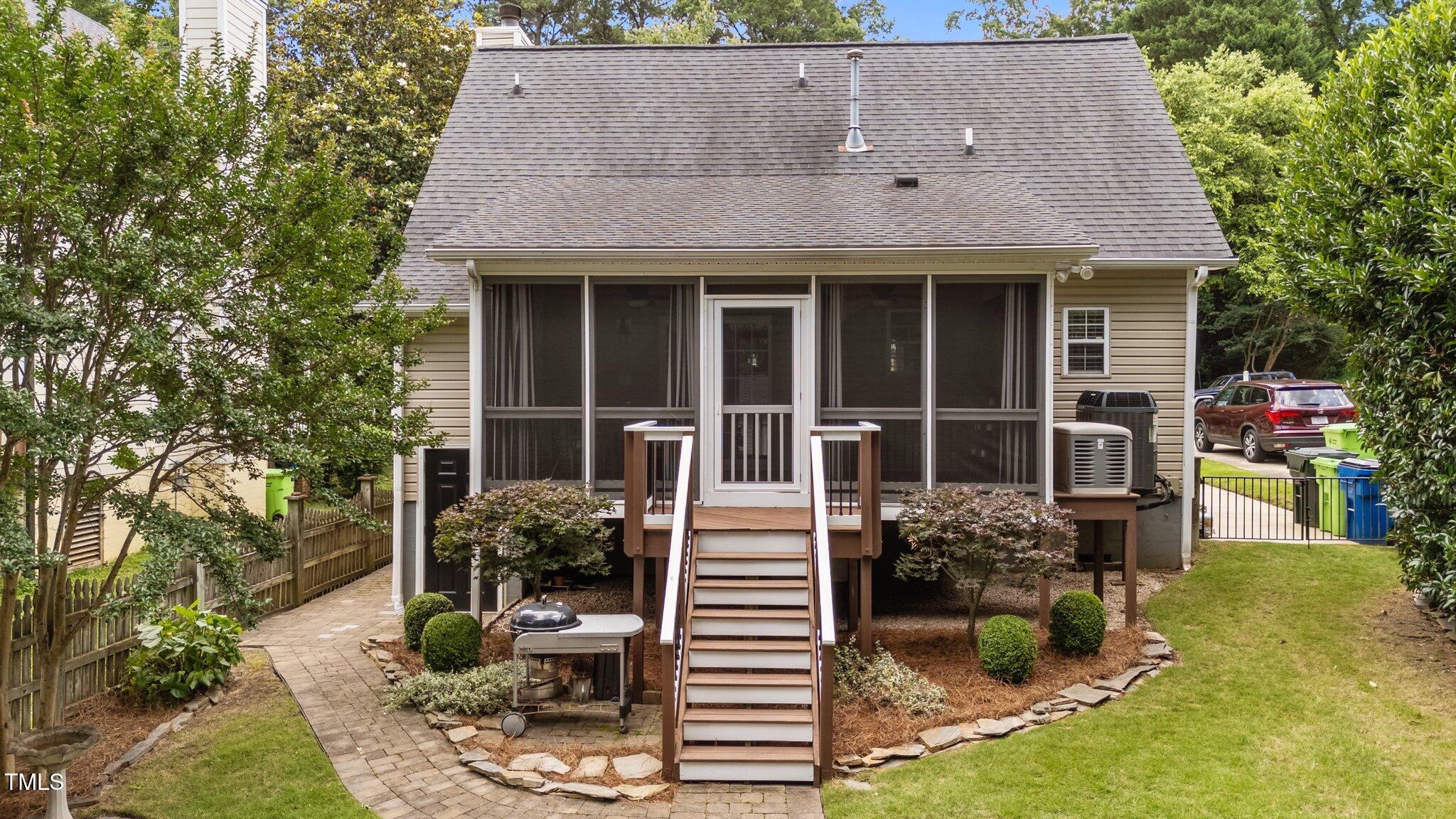 1033 Mills Street Raleigh, NC 27608 - Photo 32 of 36 18-web-or-mls-DJI_20250609133314_0969_D