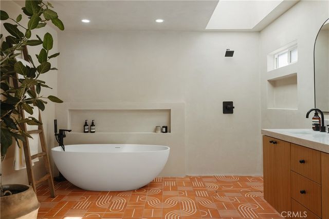 $1,999,000 | 2923 Acresite Street, Los Angeles, CA 90039