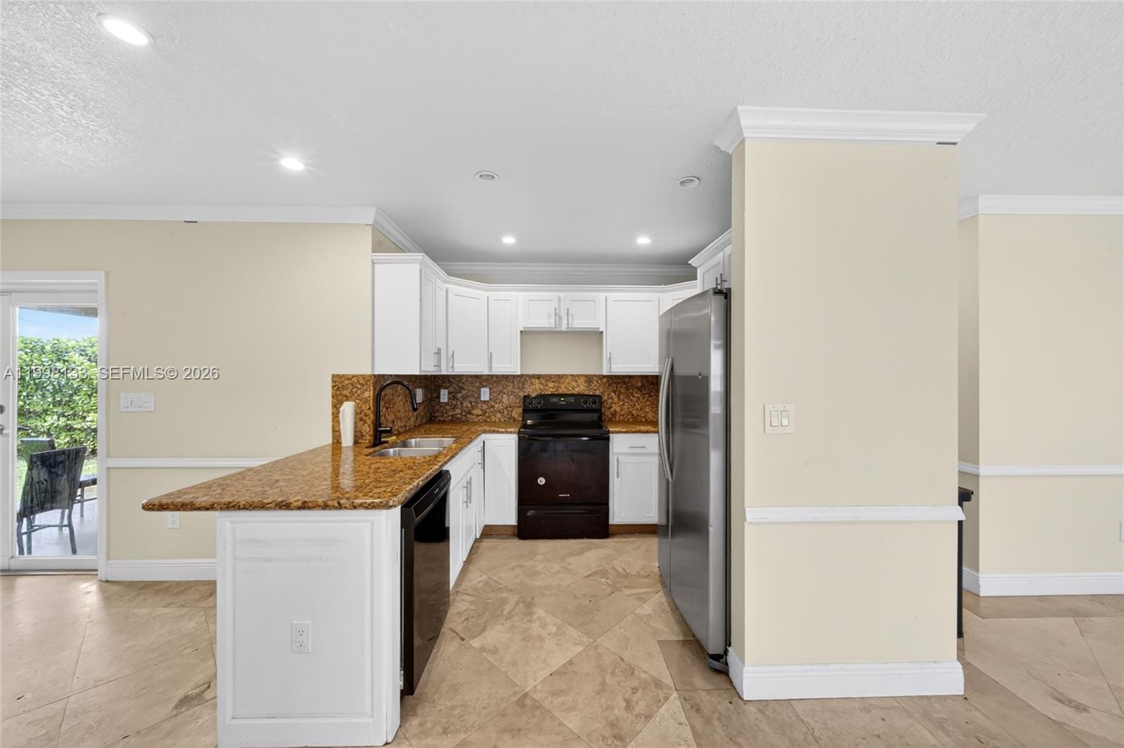6881 Southwest 27th Street Miami, FL 33155 - Photo 12 of 33 Gallery Image 12