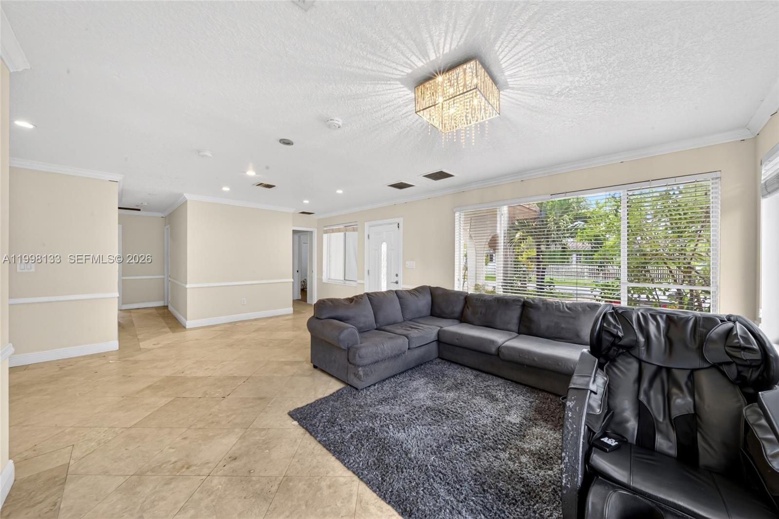 6881 Southwest 27th Street Miami, FL 33155 - Photo 8 of 33 Gallery Image 8