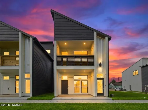 $449,750 | 1120 South Washington Street, Unit 101&201, Lafayette, LA 70501