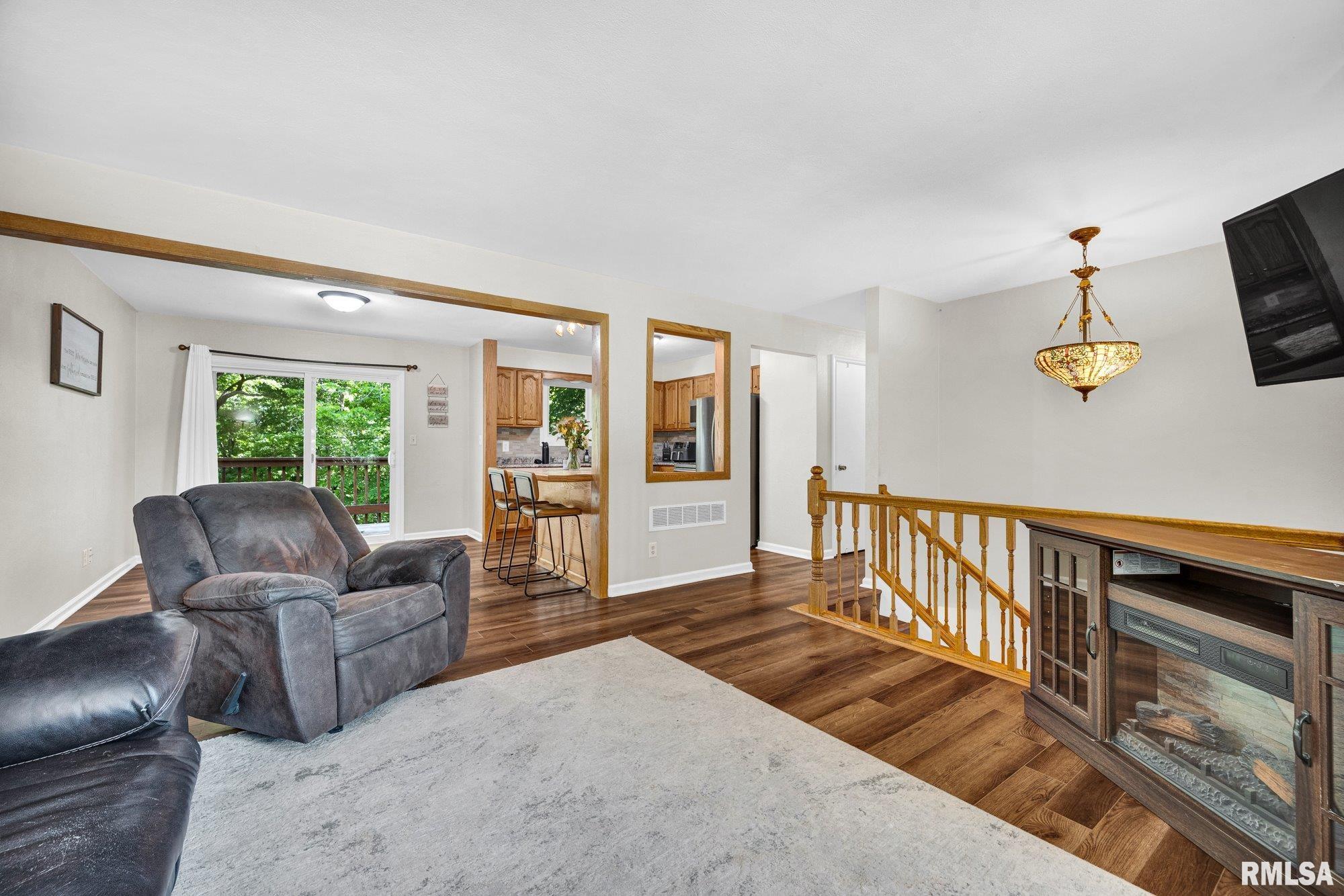 4748 South Sir Lancelot Court Mapleton, IL 61547 - Photo 3 of 21