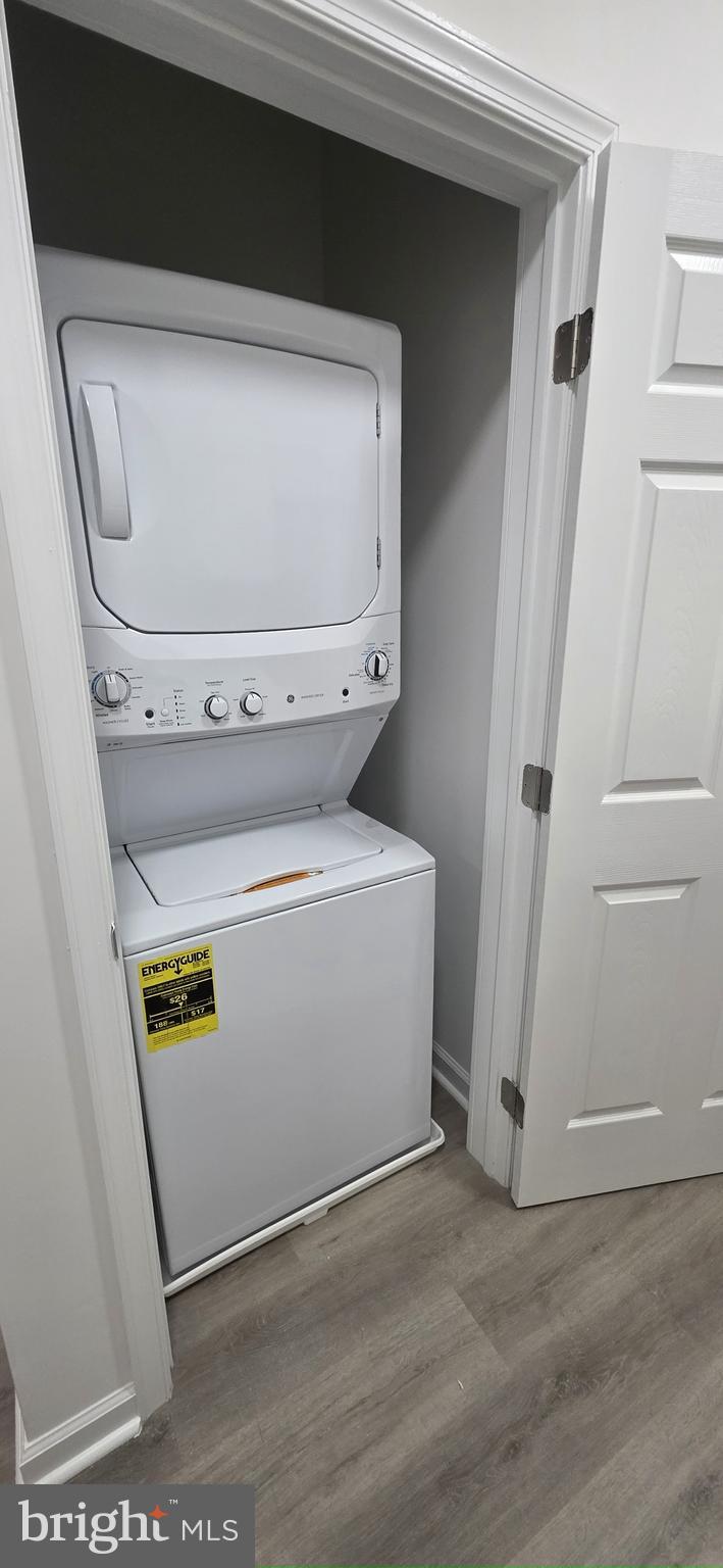2233 North 16th Street Philadelphia, PA 19132 - Photo 3 of 27 a utility room with a washer and dryer