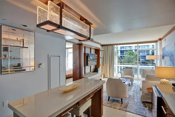 $4,000 | 6801 Collins Avenue, Unit 309 314, Miami Beach, FL 33141