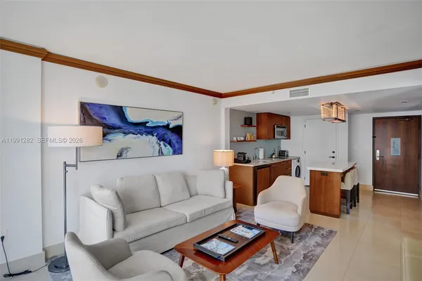 $4,000 | 6801 Collins Avenue, Unit 309 314, Miami Beach, FL 33141