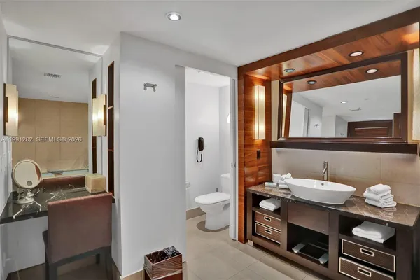 $4,000 | 6801 Collins Avenue, Unit 309 314, Miami Beach, FL 33141