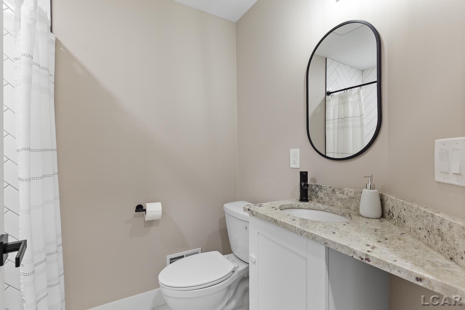 700 Sheldon Road Plymouth, MI 48170 - Photo 27 of 32 50180799-554c5107-0d2d-416d-a78e-96b86e239d49.JPG