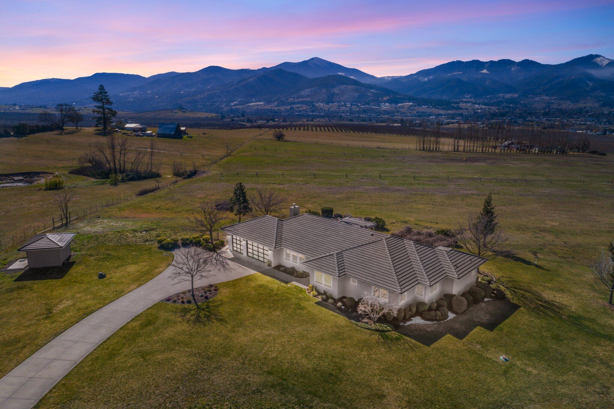 5710 Amerman Road Ashland, OR 97520 - Photo 75 of 76 75-web-or-mls-DJI_0036_v1