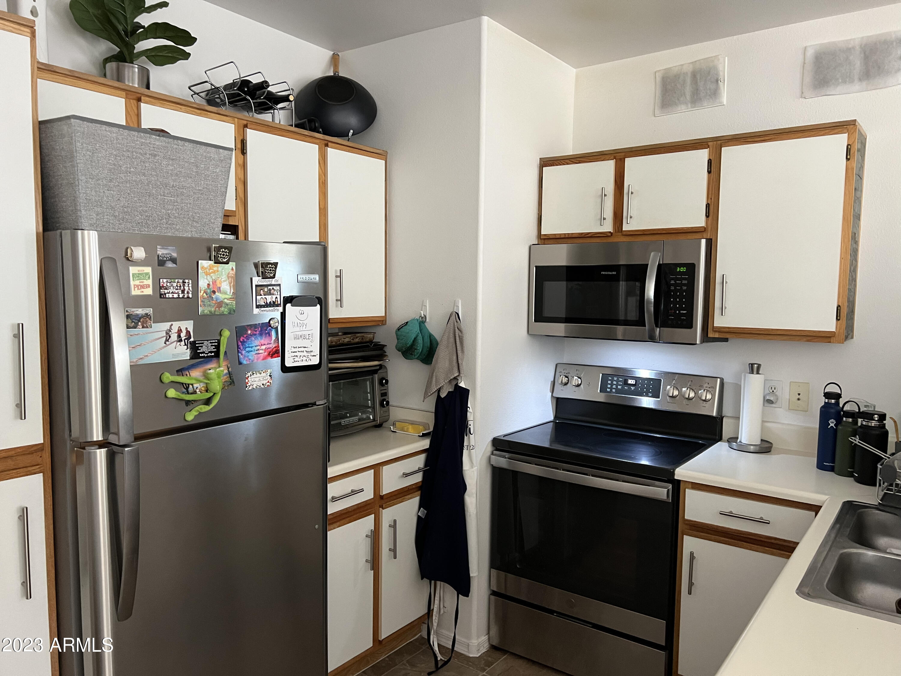 2134 East Broadway Road, Unit 2070 Tempe, AZ 85282 - Photo 6 of 16 kitchen