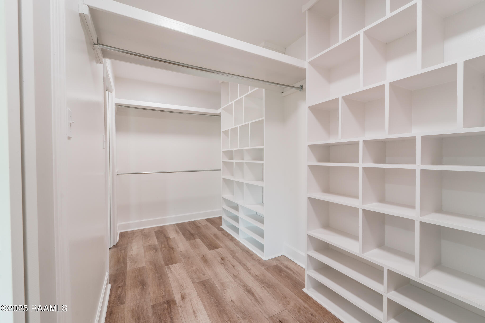 513 Robert Lee Circle Lafayette, LA 70506 - Photo 11 of 23 master closet