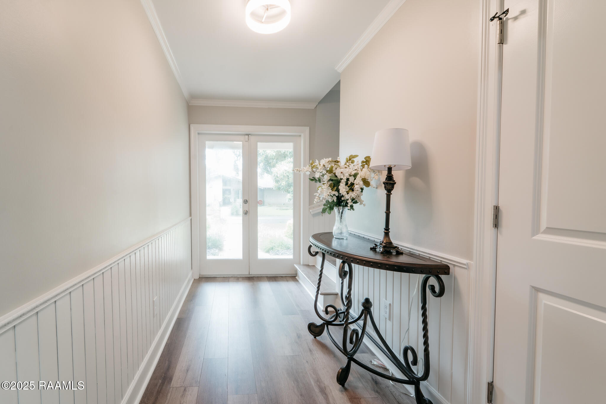 513 Robert Lee Circle Lafayette, LA 70506 - Photo 9 of 23 foyer