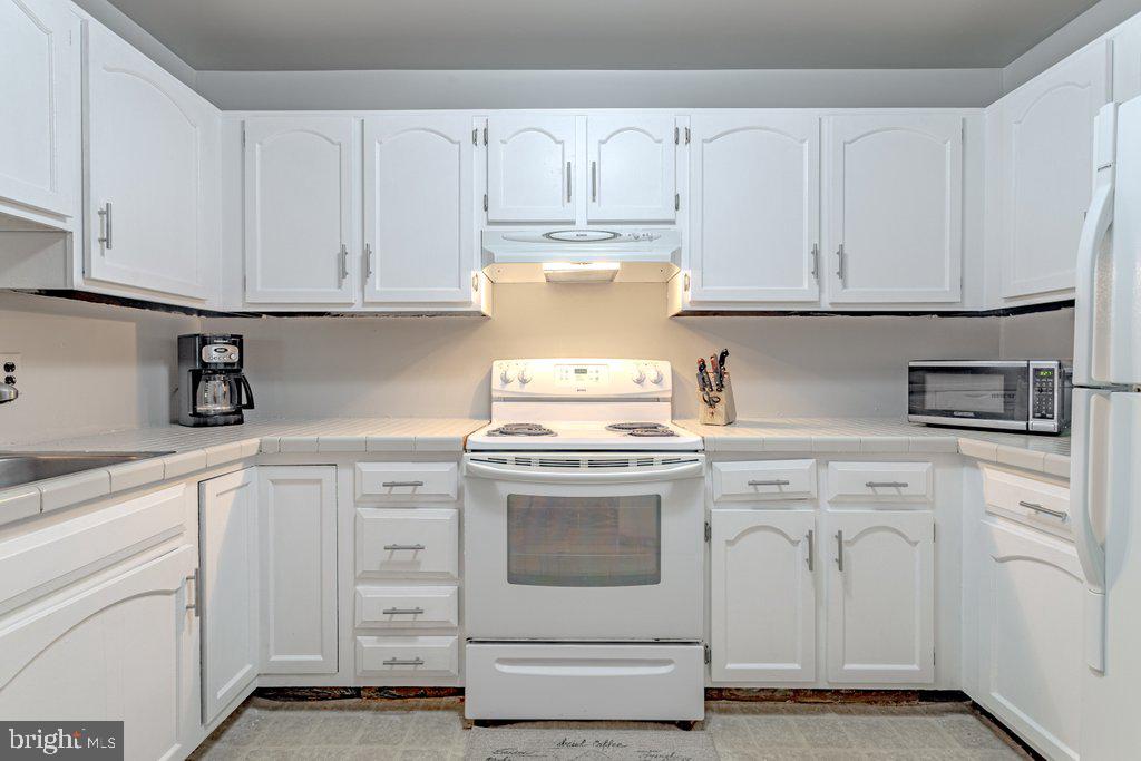 25 Church Road, Unit 145 Maple Shade, NJ 08052 - Photo 8 of 18