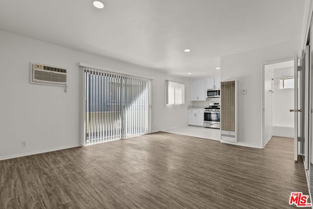 $1,795 | 15286 Sutton Street, Unit 208, Sherman Oaks, CA 91403