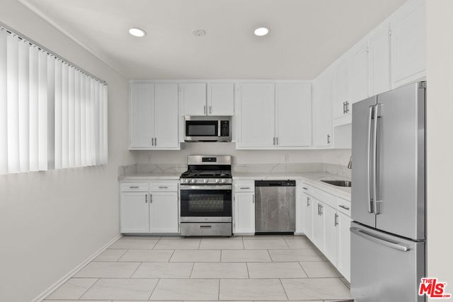 $1,795 | 15286 Sutton Street, Unit 208, Sherman Oaks, CA 91403
