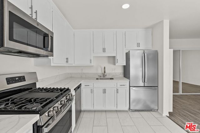 $1,795 | 15286 Sutton Street, Unit 208, Sherman Oaks, CA 91403