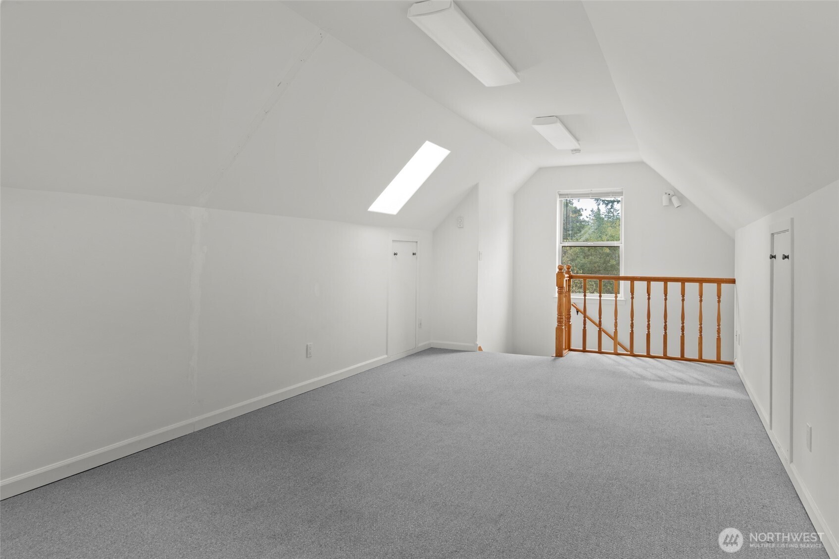 2049 Zylstra Road Oak Harbor, WA 98277 - Photo 23 of 36 a view of a hallway with a window